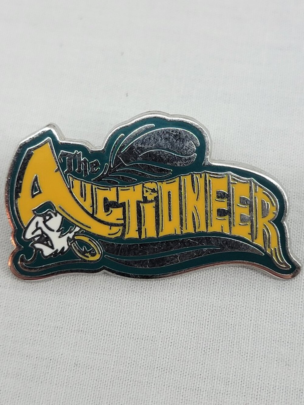 DISNEY Pin Trading ~ Fantasyland/Pirates of the Caribbean ~ The Auctioneer ~2016